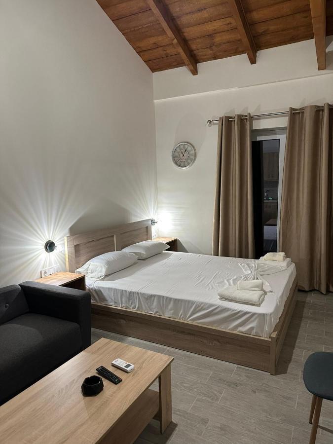 Lithino Rooms Kalamata Bagian luar foto