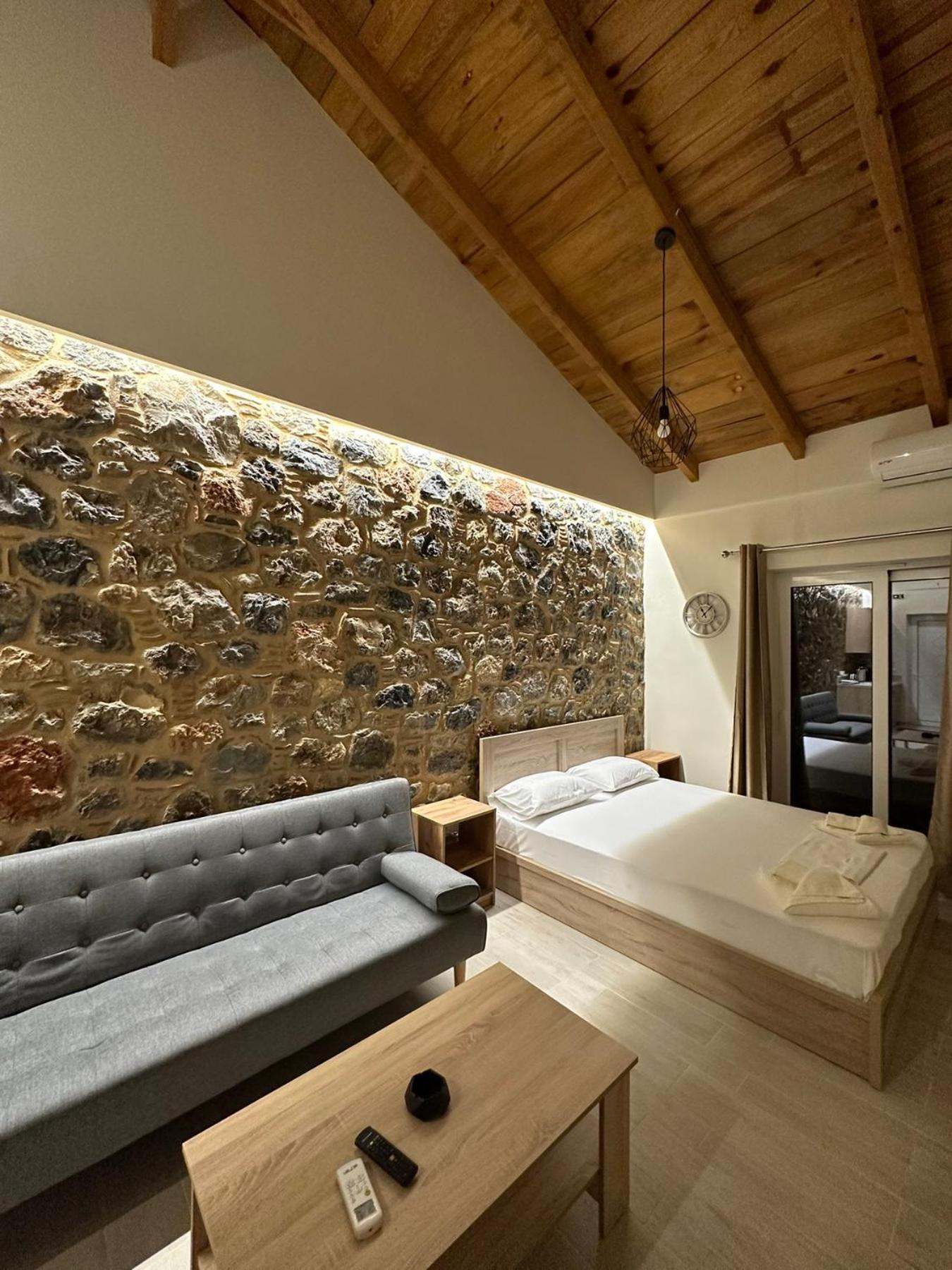 Lithino Rooms Kalamata Bagian luar foto