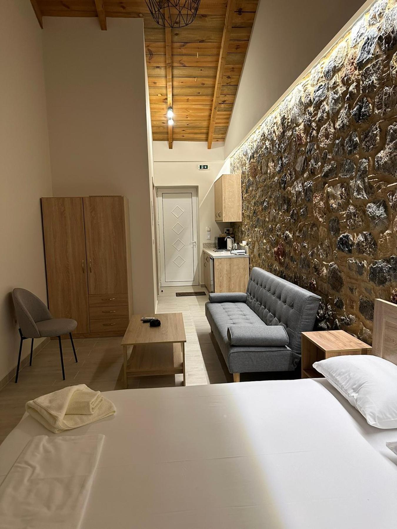 Lithino Rooms Kalamata Bagian luar foto